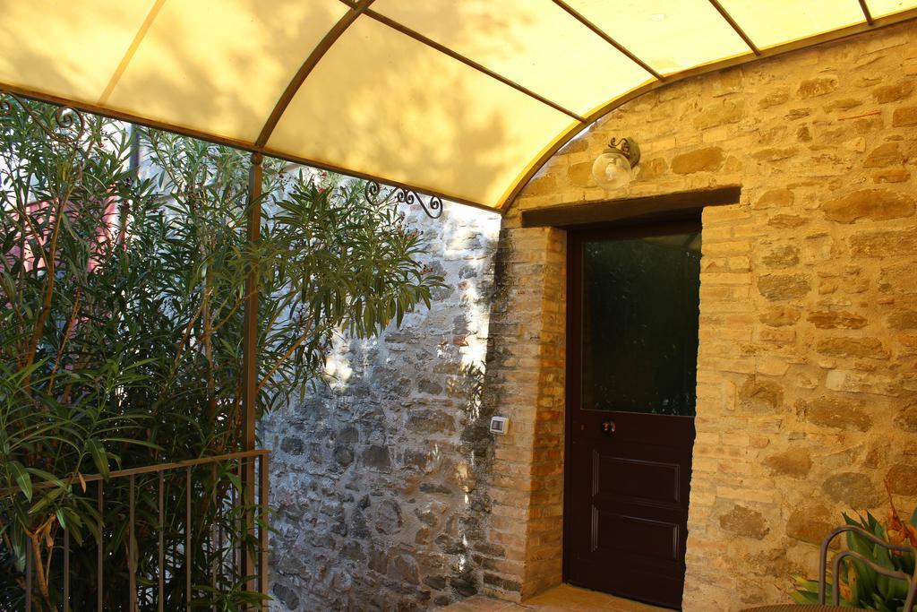 Società Agricola F.lli Angelucci Cannara Exterior foto